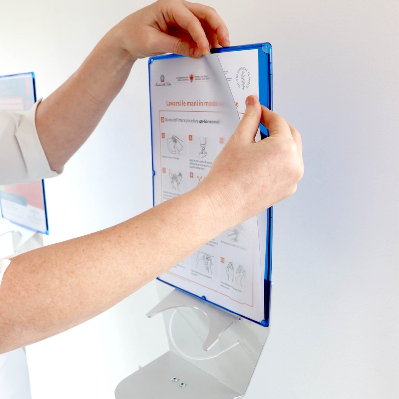 struttura porta dispenser con porta avvisi portadispenser "smart" con piantana struttura porta dispenser con porta avvisi portadispenser "smart" con piantana
