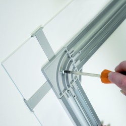 sistema invisibile per fissaggio grandi pannelli backframe modulare