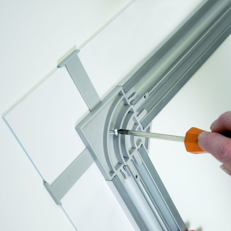 sistema invisibile per fissaggio grandi pannelli backframe modulare